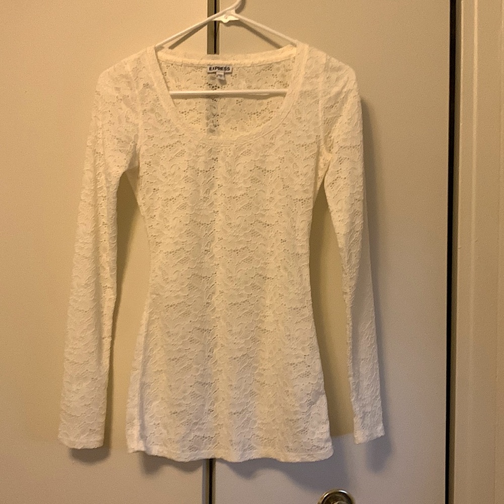 Express women laced T Shirt XS